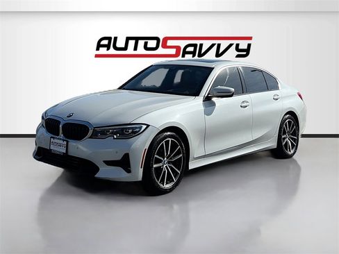 Used 2021 BMW 330i xDrive Sedan w/ Premium Package image 3