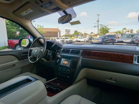 Used 2012 Chevrolet Tahoe LTZ AWD/4WD image 15