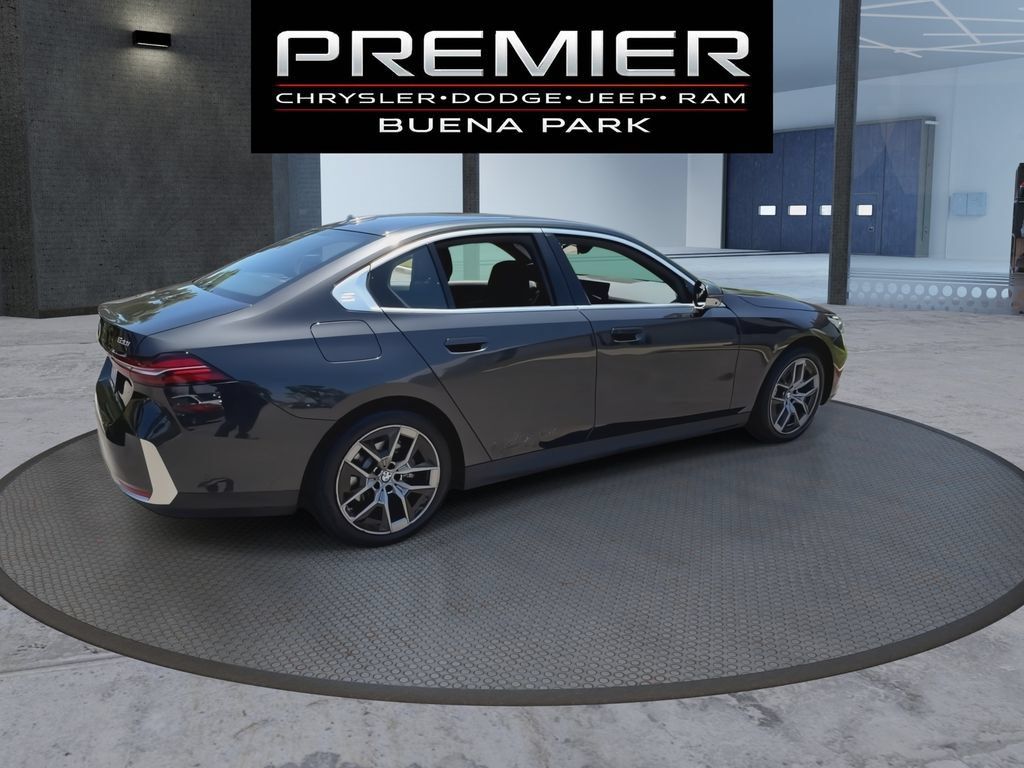 Used 2026 BMW 530i RWD image 8