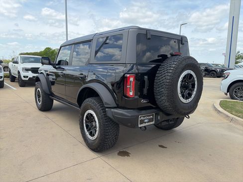 Used 2023 Ford Bronco Badlands image 3