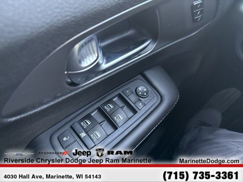 New 2026 Chrysler Pacifica Select w/ S Appearance Package image 26