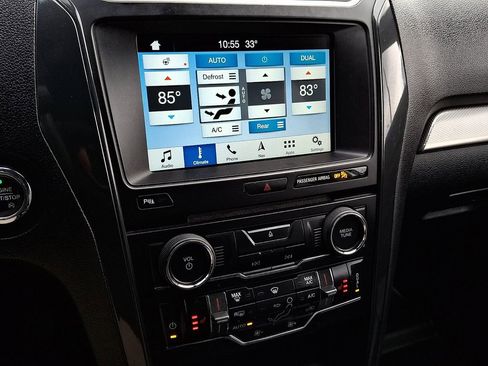 Used 2018 Ford Explorer XLT w/ Equipment Group 202A image 18