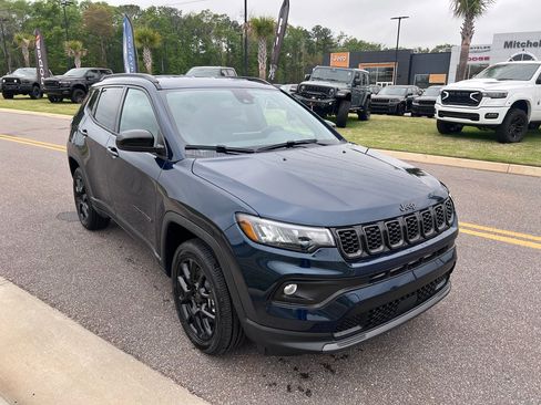 New 2026 Jeep Compass Latitude image 1