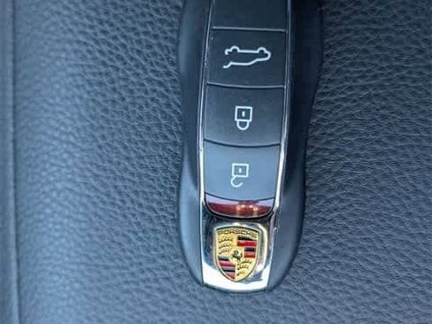 Used 2024 Porsche Macan image 36