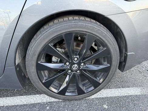 Used 2021 Nissan Maxima SR w/ Sport Mat Group image 4