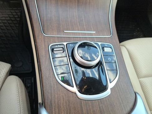 Used 2020 Mercedes-Benz C 300 4MATIC Sedan image 25