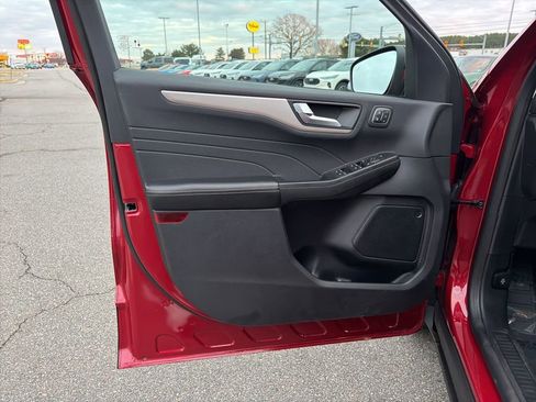 Certified 2022 Ford Escape SEL w/ Technology Package image 13