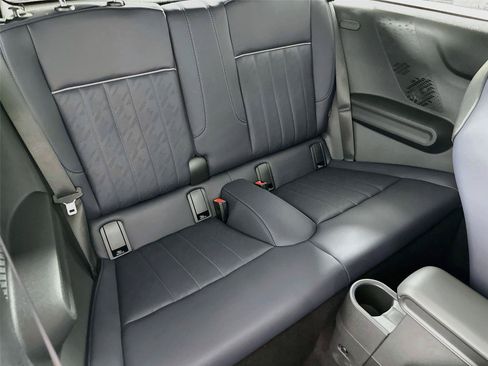 Used 2025 MINI Cooper 2-Door Hardtop FWD image 21