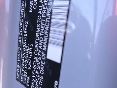 Certified 2025 Volvo XC90 B5 Plus AWD/4WD image 40