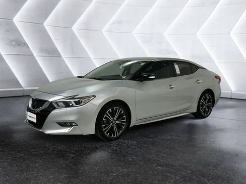 Used 2017 Nissan Maxima 3.5 SV w/ Dynamic Package image 3