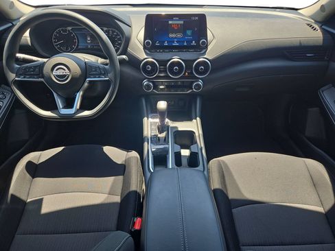 Used 2025 Nissan Sentra SV FWD image 9
