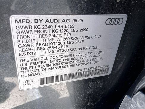 Used 2025 Audi Q3 2.0T Premium Plus w/ Premium Plus Package AWD/4WD image 35