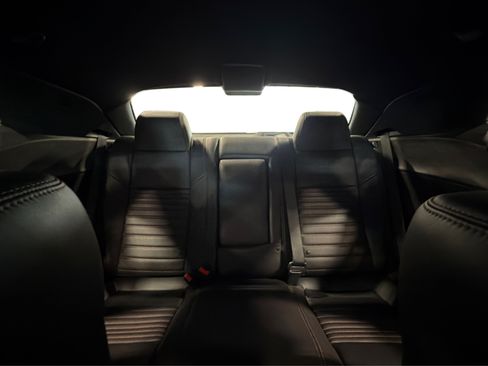 Used 2014 Dodge Challenger R/T RWD image 40