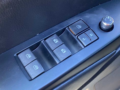 Used 2018 Toyota Highlander SE image 20