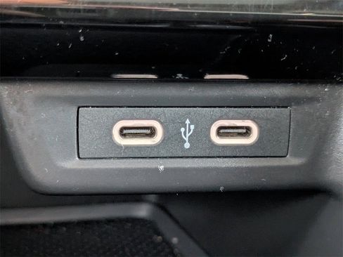 Certified 2024 Volkswagen Jetta SE image 21