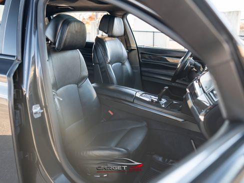 Used 2015 BMW 750Li xDrive image 17