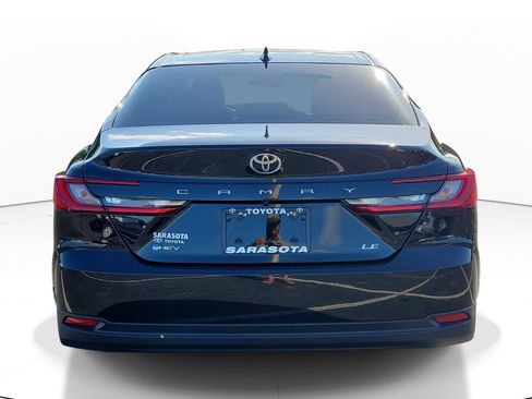 Used 2025 Toyota Camry LE FWD image 5