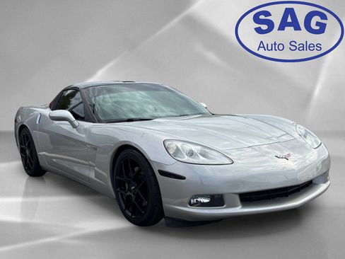 Used 2008 Chevrolet Corvette Coupe w/ Preferred Equipment Group RWD image 2