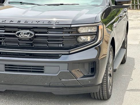 New 2026 Ford Expedition Platinum w/ Stealth Appearance Package AWD/4WD image 46