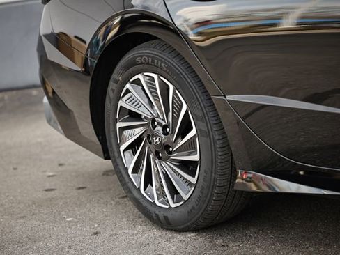 Certified 2025 Hyundai Sonata SEL image 6