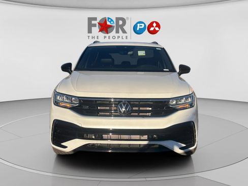 Used 2024 Volkswagen Tiguan SE R-Line image 8