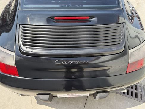 Used 2000 Porsche 911 Carrera 4 image 35