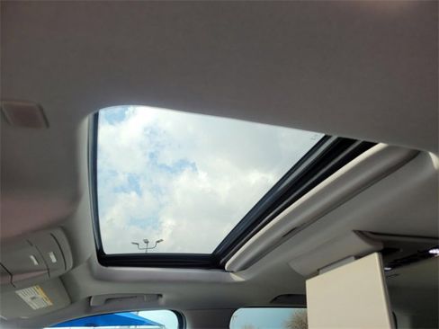 Used 2020 Chevrolet Suburban Premier image 27