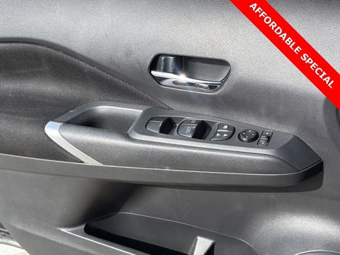 Used 2021 Nissan Kicks SV image 25