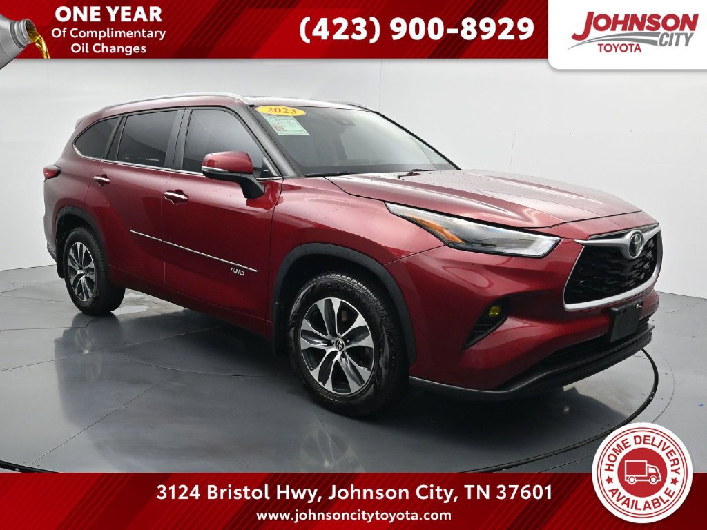 Used 2023 Toyota Highlander XLE AWD/4WD image 1