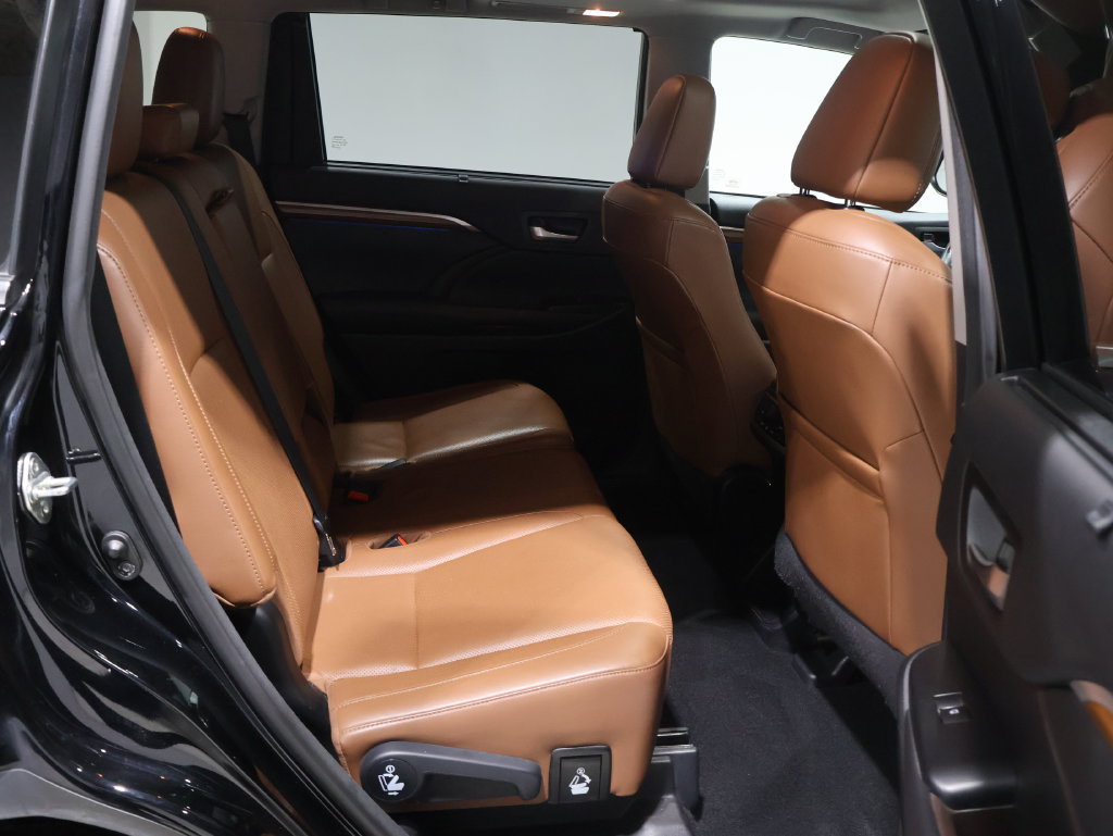 Used 2017 Toyota Highlander Limited AWD/4WD image 22