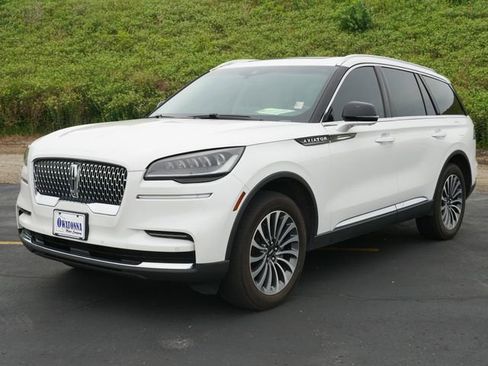 Used 2023 Lincoln Aviator Reserve w/ Elements Package Plus AWD/4WD image 2