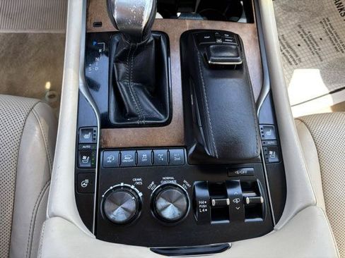 Used 2018 Lexus LX 570 4WD w/ Luxury Package image 11