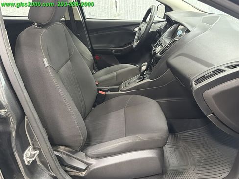 Used 2017 Ford Focus SEL w/ Cold Weather Package FWD image 21