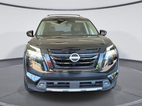 Used 2023 Nissan Pathfinder SL w/ SL Premium Package AWD/4WD image 3