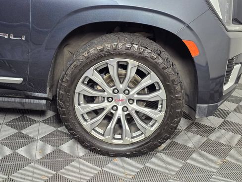 Used 2022 GMC Yukon XL Denali AWD/4WD image 9