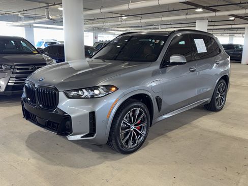 Certified 2025 BMW X5 xDrive50e w/ M Sport Package image 4