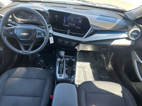 Used 2025 Chevrolet Trax LS FWD image 16