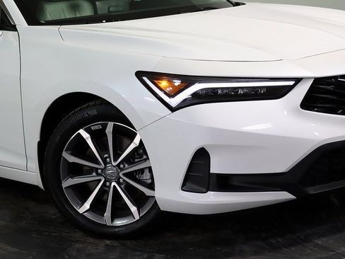 Certified 2025 Acura Integra Base image 8