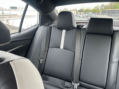 Used 2025 Toyota Camry SE image 39