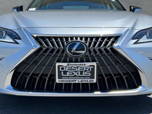 Used 2025 Lexus ES 300h w/ Premium Package FWD image 4