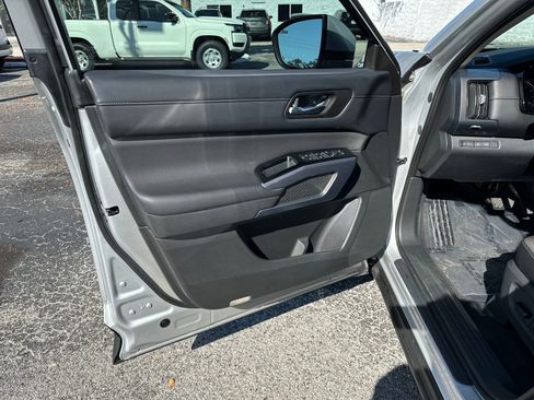 Certified 2022 Nissan Pathfinder SL image 10