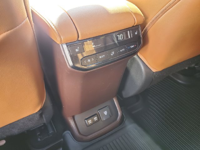 Used 2021 Toyota Highlander Platinum AWD/4WD image 13