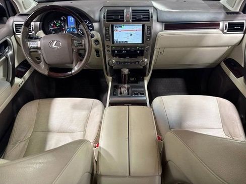 Used 2019 Lexus GX 460 Premium w/ Premium Package AWD/4WD image 12