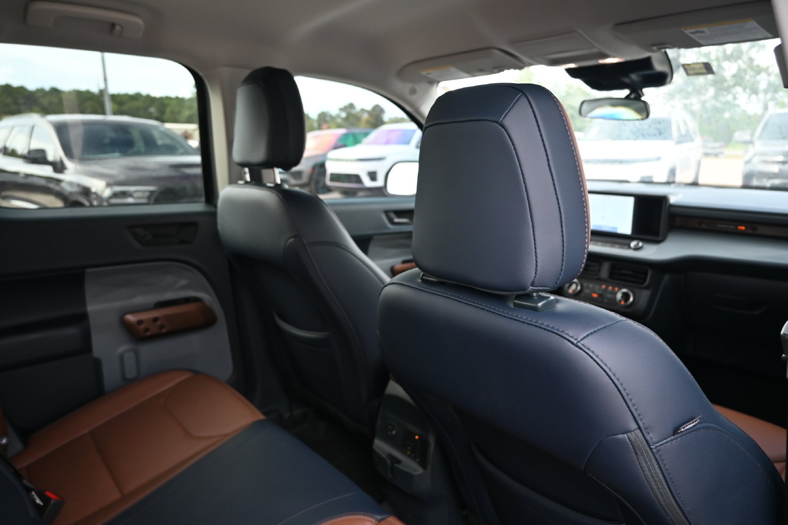 Used 2024 Ford Maverick Lariat FWD image 25