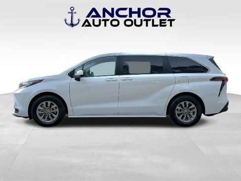 Used 2022 Toyota Sienna LE FWD image 5