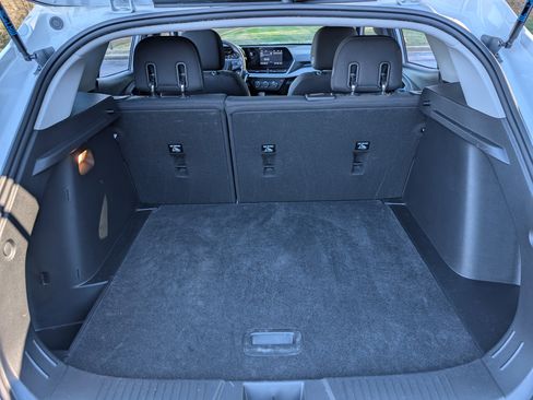 Used 2024 Chevrolet Trax LS w/ LS Convenience Package FWD image 17