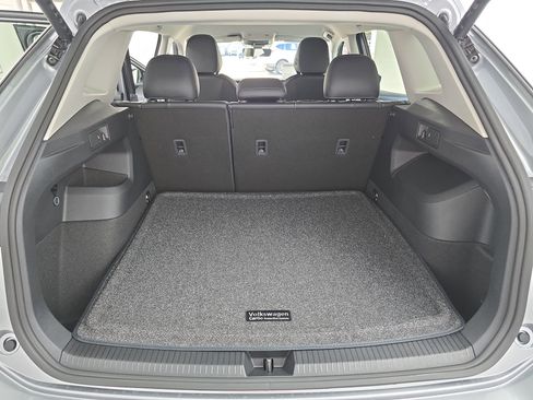 New 2026 Volkswagen Tiguan SE image 12