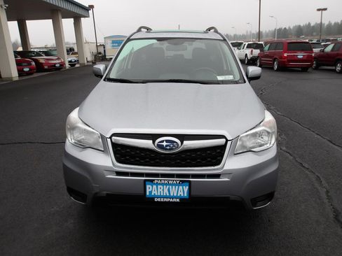Used 2015 Subaru Forester 2.5i Premium AWD/4WD image 8