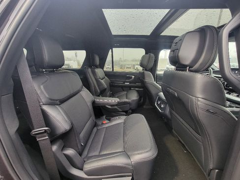 New 2026 Ford Expedition Platinum w/ Stealth Performance Package image 34