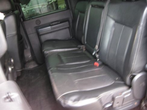 Used 2015 Ford F250 Lariat w/ Chrome Package image 27